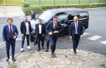 İtalya'nın Genoa Klubünü Damat-Tween giydirecek