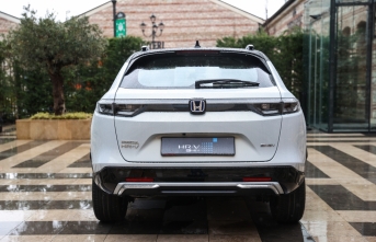 Honda, hibrit modeli HR-V e:HEV'i satışa sunuyor