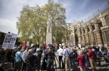 Londra’da kiracılar hükümeti protesto etti
