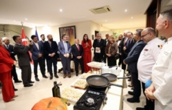 Türk ve Akdeniz lezzetleri Brüksel'de Avrupalı diplomatlara tanıtıldı
