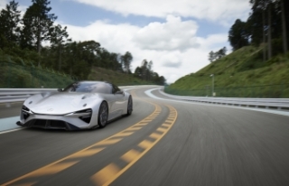 Lexus yeni elektrikli spor otomobilinin yeni görselleri