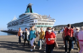 Çeşme'ye 3 yıl aranın ardından ilk kruvaziyer...