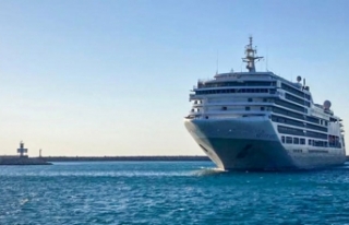 Lüks yolcu gemisi Silver Spirit ile 420 turist Antalya'ya...