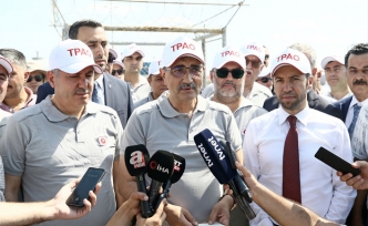 Bakan Dönmez, Adana'da yeni petrol keşiflerine dikkat çekti