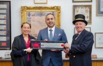 Türk İşadamı Ferhat Akkaya’ya Londra’da Freeman Onur Payesi