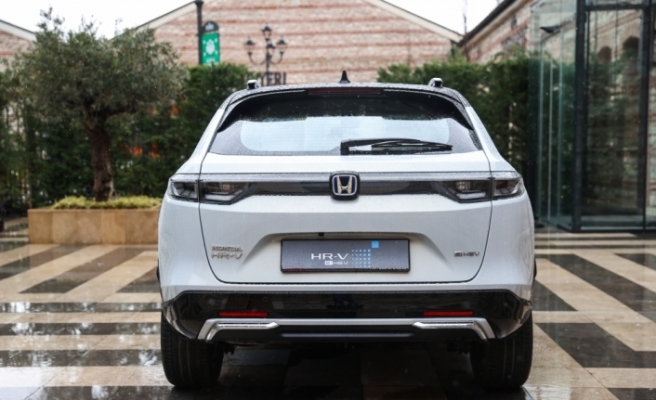 Honda, hibrit modeli HR-V e:HEV'i satışa sunuyor