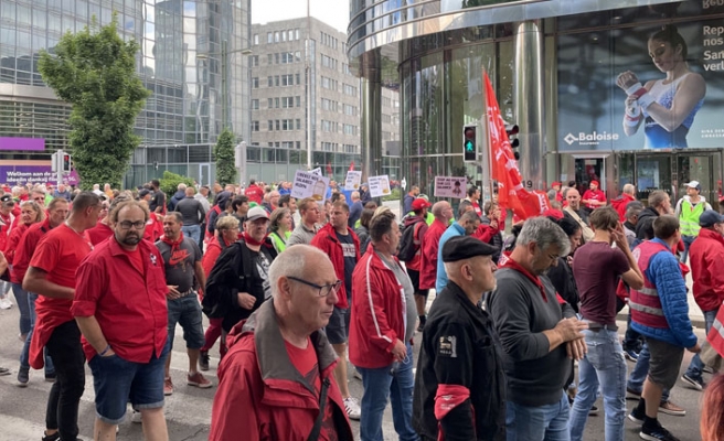 Brüksel'de 80 bin kişi hayat pahalılığını protesto etti