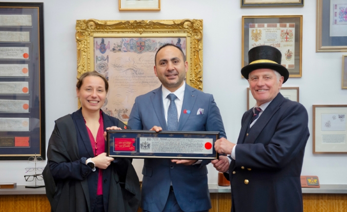Türk İşadamı Ferhat Akkaya’ya Londra’da Freeman Onur Payesi